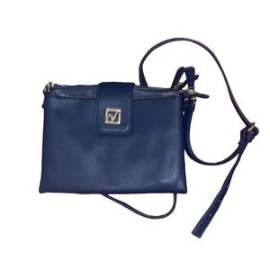 Stone Mountain navy bifold crossbody. EUC.